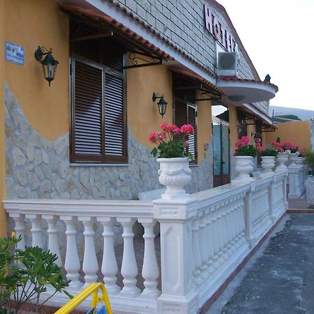 Hotel Il Quadrifoglio Torre del Greco Buitenkant foto