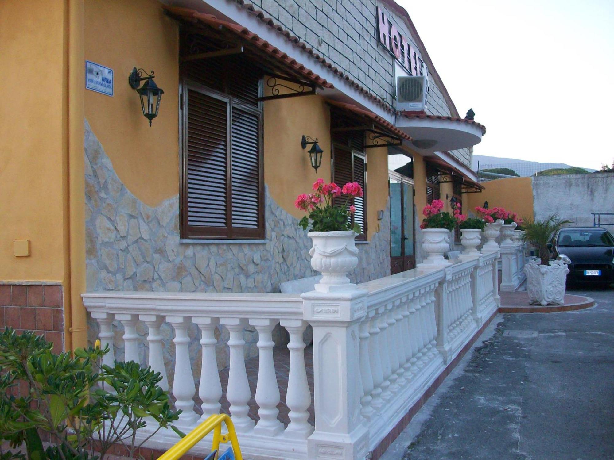 Hotel Il Quadrifoglio Torre del Greco Buitenkant foto